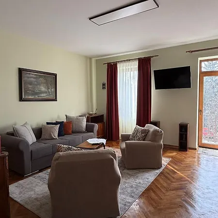 Castanilor 4 *