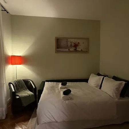 Castanilor 4 * בראשוב